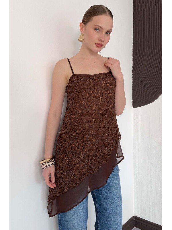 D 2935 ASİMETRİK DANTEL Askılı Bluz - KAHVE